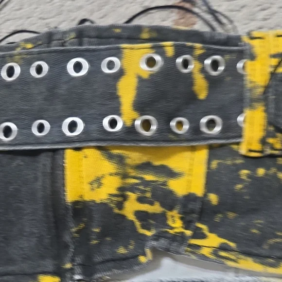 AKIRA Black and Yellow Crop Top with Silver Buckle - Picture 5 of 7